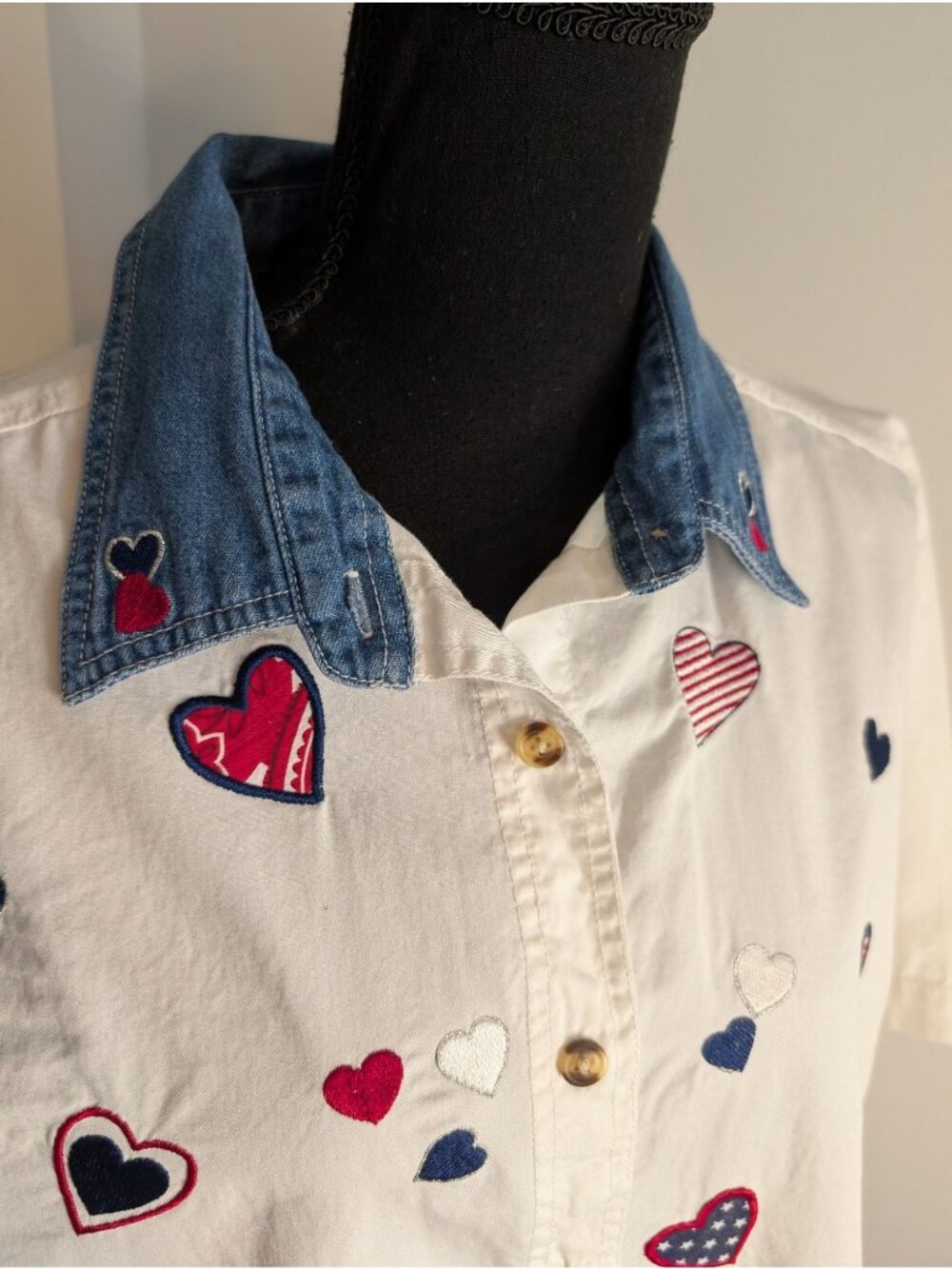 90s's Bobbie Brooks White Button-Up W/ Denim Collar & Embroidered Hearts - XL - Picture 3 of 6
